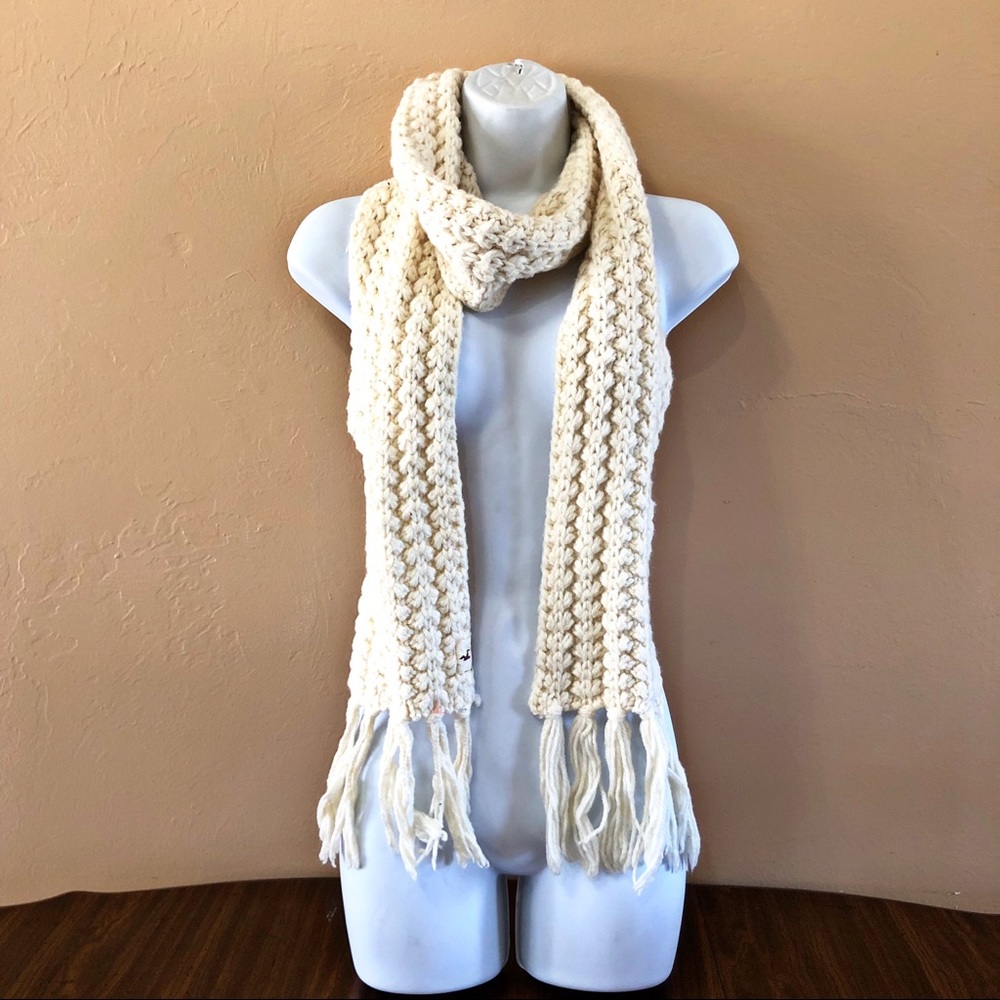 Chunky Hollister Scarf